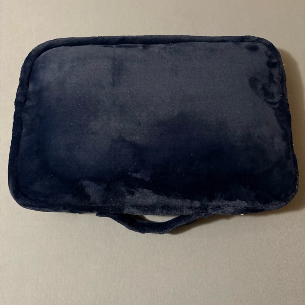 UGG Polar Lap Desk - Picture 6 of 7